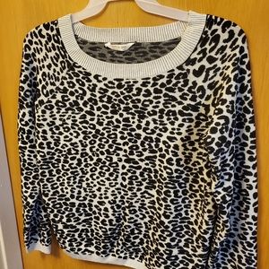 Stylish new Women's Bella du Jour Leopard Sweater size xl